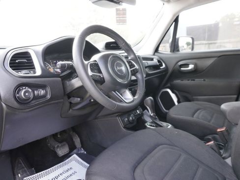 Used 2019 Jeep Renegade Latitude image 11