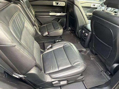 Used 2020 Ford Explorer Limited w/ Class III Trailer Tow Package image 19