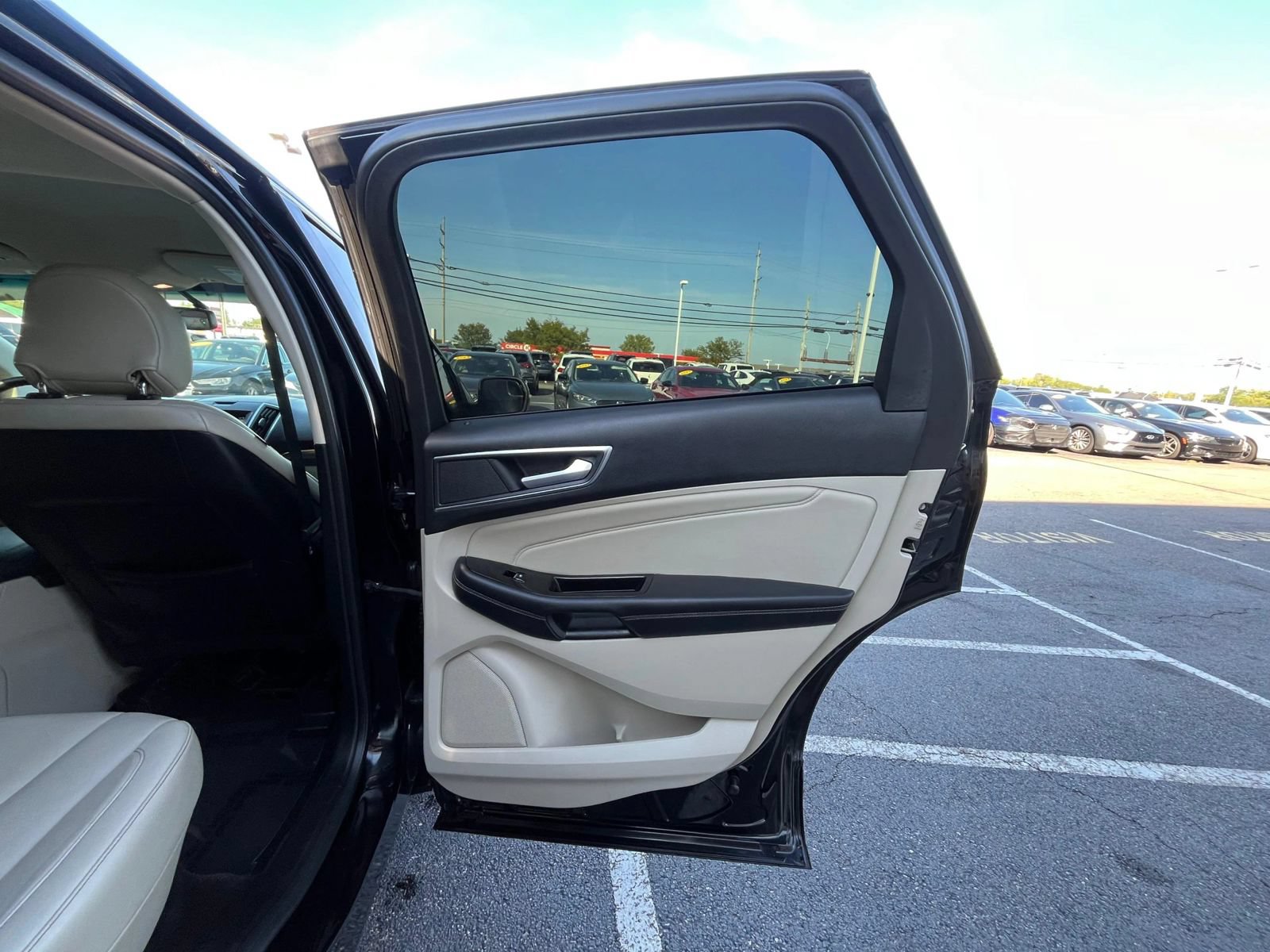 Used 2018 Ford Edge Titanium w/ Technology Package AWD/4WD image 44