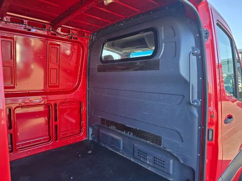 Used 2022 Mercedes-Benz Sprinter 144 Cargo image 15