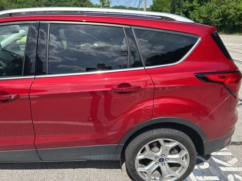 Used 2019 Ford Escape Titanium AWD/4WD image 15