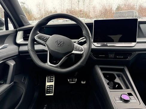 New 2026 Volkswagen Tiguan SE R-Line AWD/4WD image 19