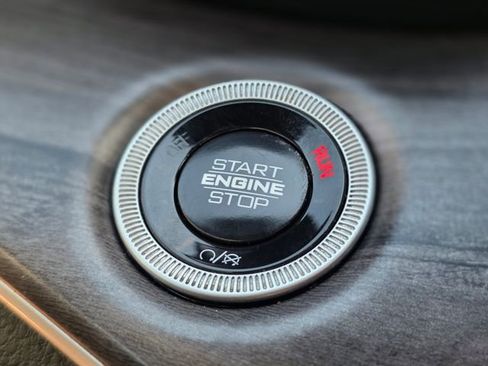 Used 2024 Jeep Grand Cherokee L Limited w/ Luxury Tech Group II image 44