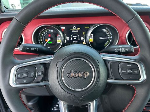 Used 2023 Jeep Wrangler Unlimited Rubicon 4xe image 26