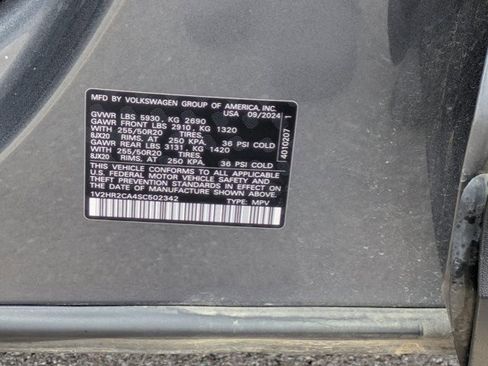 Used 2025 Volkswagen Atlas SE image 27