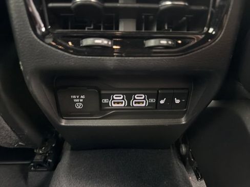 Used 2024 Jeep Grand Cherokee Limited w/ Black Appearance Package AWD/4WD image 34