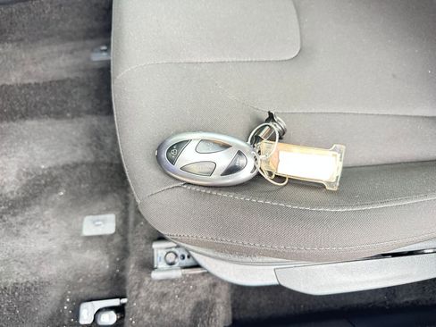 Used 2025 Hyundai Elantra SEL image 23