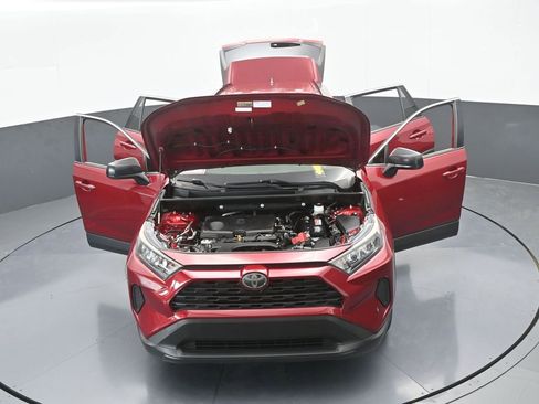 Used 2019 Toyota RAV4 LE image 69