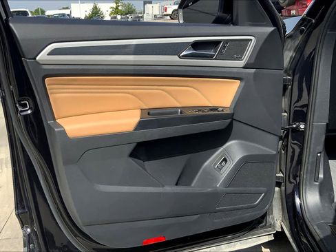 Used 2021 Volkswagen Atlas Cross Sport SEL Premium image 20