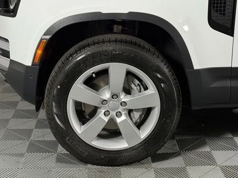 New 2025 Land Rover Defender 110 S image 12