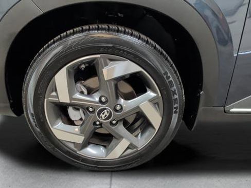 Used 2025 Hyundai Venue Limited FWD image 27