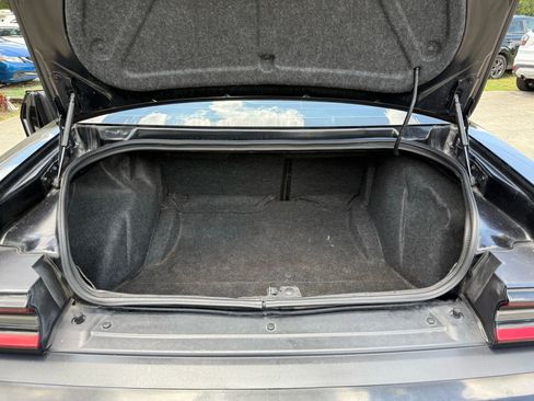 Used 2016 Dodge Challenger SXT image 13