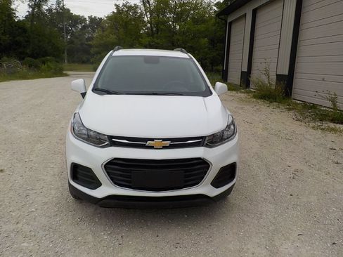 Used 2022 Chevrolet Trax LT w/ LT Convenience Package AWD/4WD image 2