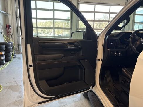 Used 2022 GMC Sierra 1500 AT4 w/ AT4 Premium Package image 10