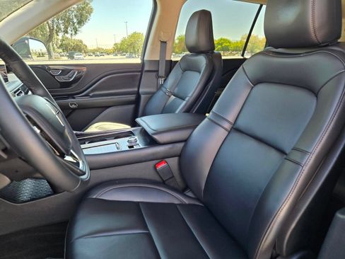 Used 2024 Lincoln Aviator 2WD w/ Premium Package image 18
