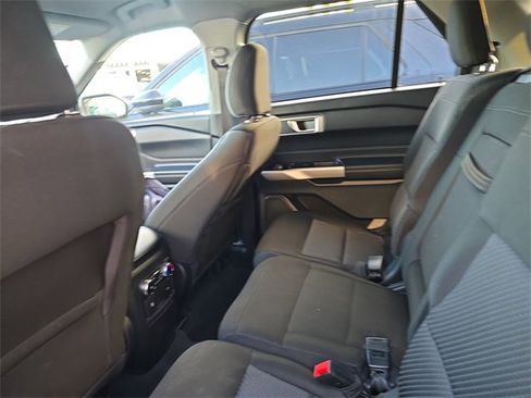 Used 2022 Ford Explorer XLT image 10