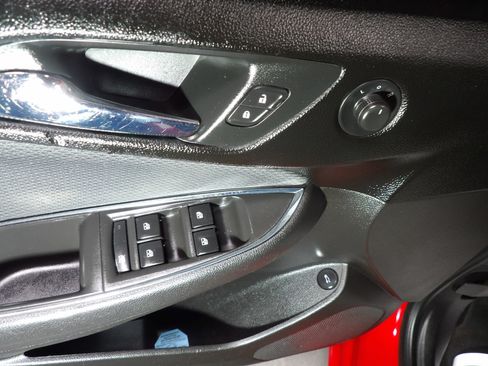 Used 2019 Chevrolet Cruze LS w/ LS Convenience Package FWD image 9