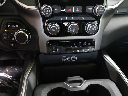 New 2026 RAM 1500 4x4 Crew Cab image 20