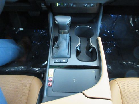 Used 2025 Lexus ES 300h w/ Premium Package FWD image 46