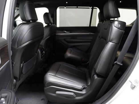 New 2025 Jeep Grand Cherokee L Limited image 5