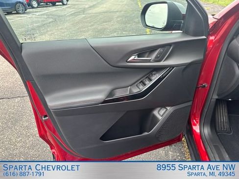 Used 2026 Chevrolet Equinox RS AWD/4WD image 11