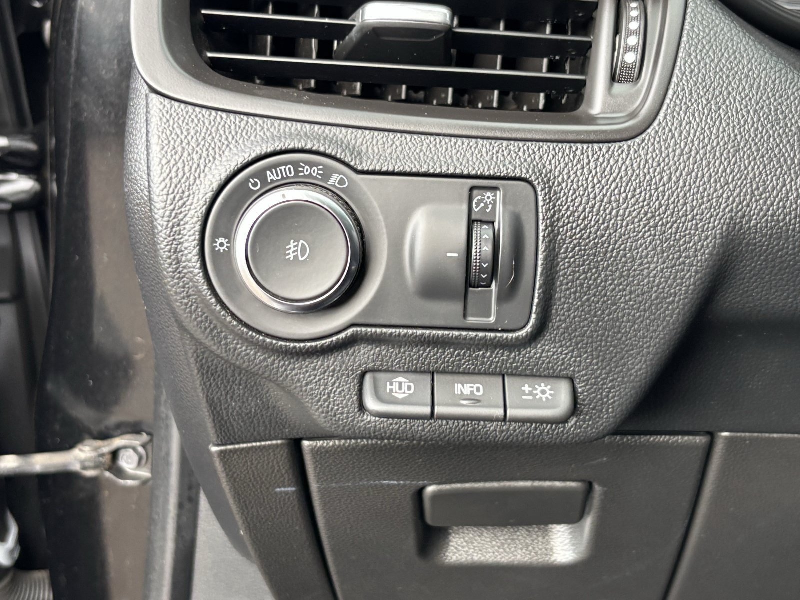 Used 2018 Buick Envision Premium AWD/4WD image 33