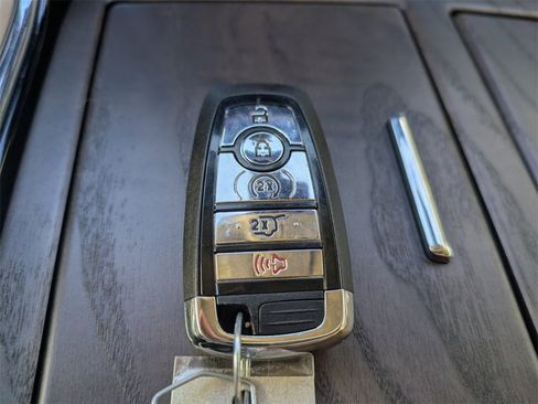 Certified 2024 Lincoln Navigator L Reserve image 35