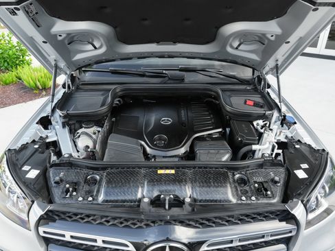 Used 2023 Mercedes-Benz GLS 450 4MATIC image 46