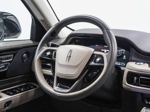 Used 2023 Lincoln Aviator Reserve w/ Equipment Group 201A image 10