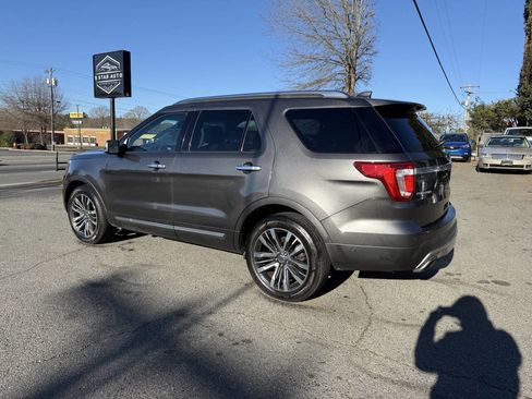 Used 2016 Ford Explorer Platinum image 7