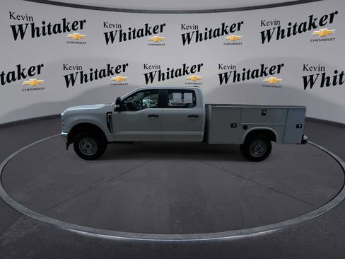 Used 2023 Ford F250 XL w/ XL Chrome Package image 5