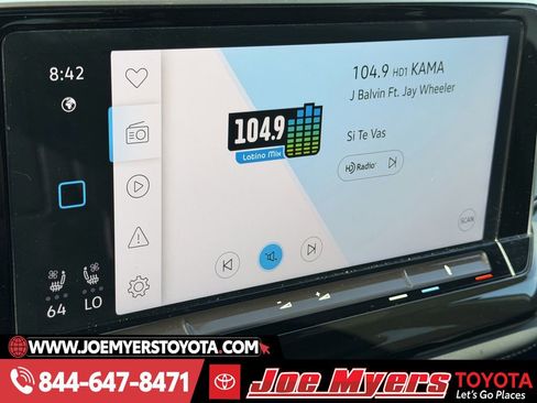 Used 2025 Volkswagen Atlas Cross Sport SE image 18