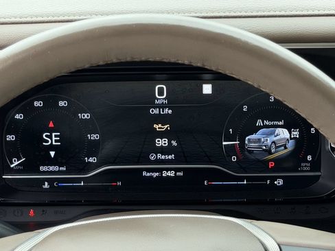 Used 2022 GMC Yukon Denali AWD/4WD image 16