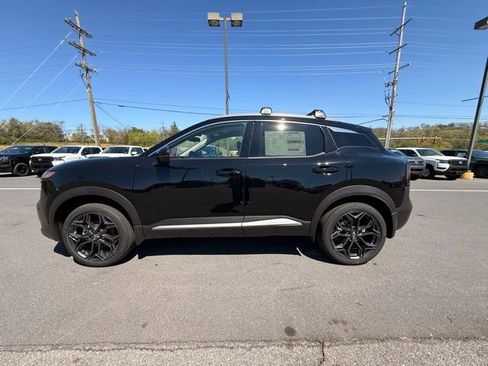 New 2026 Nissan Kicks SR w/ Cold Weather Package AWD/4WD image 8