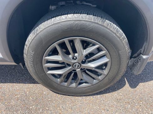 Certified 2024 Nissan Rogue S FWD image 17