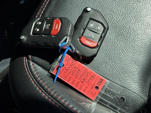 Used 2019 Jeep Wrangler Unlimited Rubicon image 37