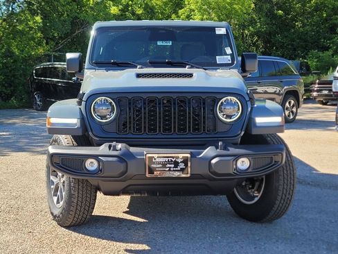 New 2026 Jeep Gladiator Sport AWD/4WD image 4