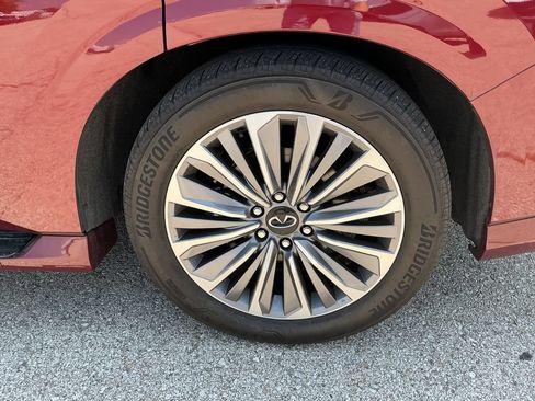 Used 2025 INFINITI QX80 Sensory AWD/4WD image 9