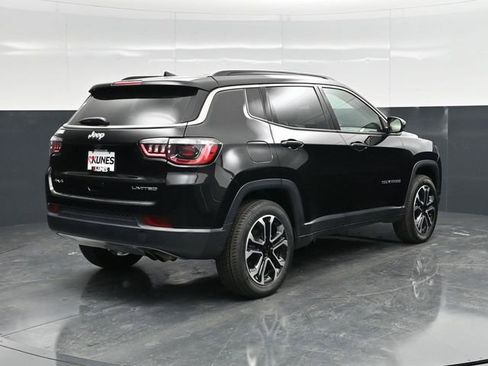 Certified 2022 Jeep Compass Limited image 10