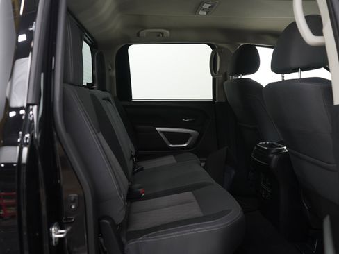 Used 2024 Nissan Titan SV w/ SV Convenience Package image 11