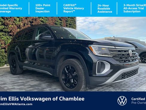 Used 2025 Volkswagen Atlas Peak Edition SE image 1