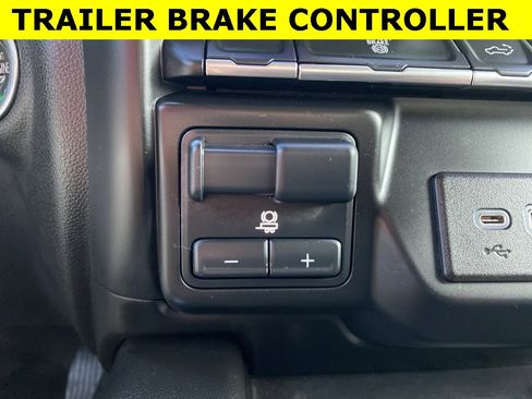 Used 2020 Chevrolet Silverado 2500 LTZ w/ LTZ Convenience Package image 11