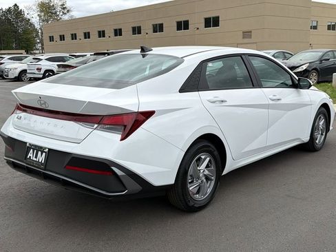 New 2026 Hyundai Elantra SE FWD image 6