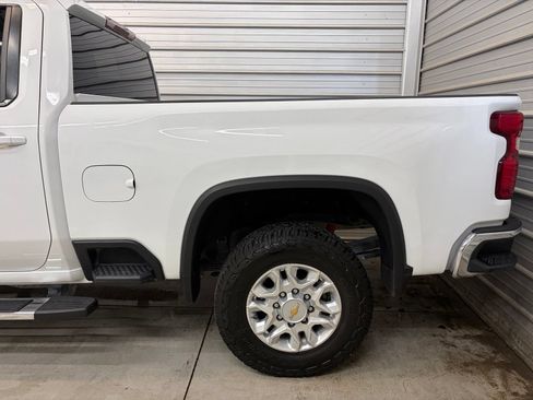 Used 2024 Chevrolet Silverado 2500 LT AWD/4WD image 5