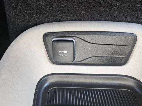 Used 2023 Chrysler Pacifica Touring-L FWD image 39