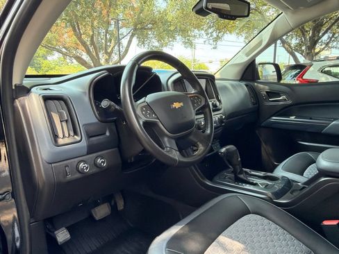 Used 2020 Chevrolet Colorado Z71 w/ Z71 Midnight Edition AWD/4WD image 8