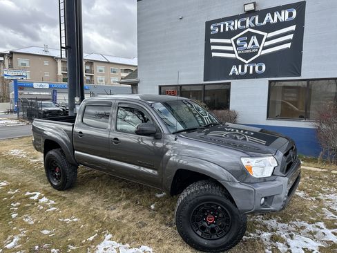 Used 2013 Toyota Tacoma 4x4 Double Cab w/ SR5 Pkg image 2