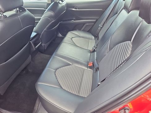 Used 2019 Toyota Camry SE FWD image 20