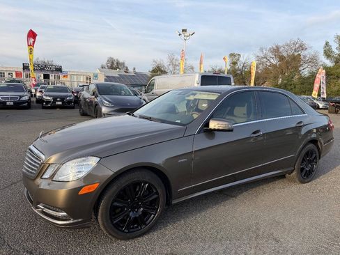 Used 2012 Mercedes-Benz E 350 BlueTEC Sedan image 3