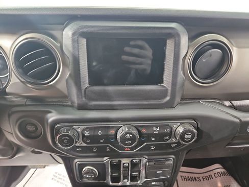 Used 2018 Jeep Wrangler Unlimited Sport S image 19